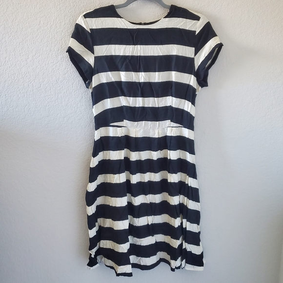 H&M Dresses & Skirts - H&M striped sheath mini dress
